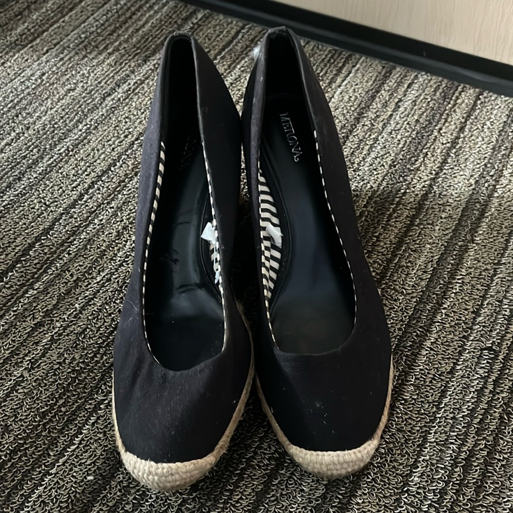 Marona cloth black wedges size 9.5